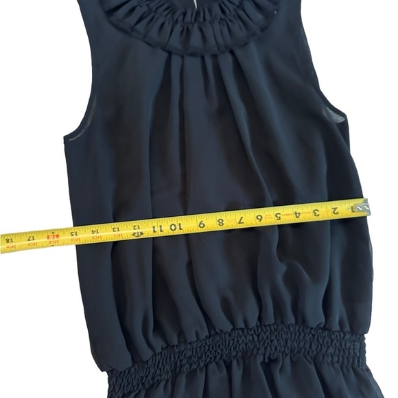 Kenneth Cole New York Black Ruffle Sleeveless Blouse Size 5P - Picture 10 of 17